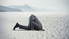 どんな代償を払っても平和を:心理学者、なぜ対立を避けることが内側から人を壊すのかを解説