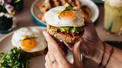 朝食に食べるべき食品と避けたいもの:管理栄養士のアドバイス