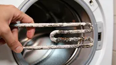 洗濯機の水垢がごっそり剥がれる：効くのは洗剤ではなく、キッチンにあるあのアイテム